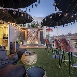 On Designed For Adults Appartamento Siviglia